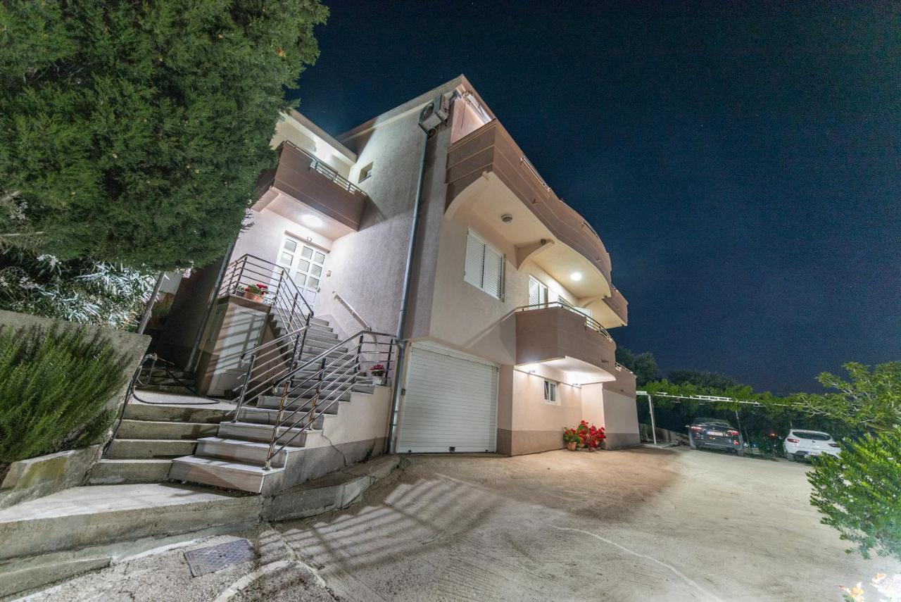 Apartments Villa Egzon Ulcinj Exterior foto